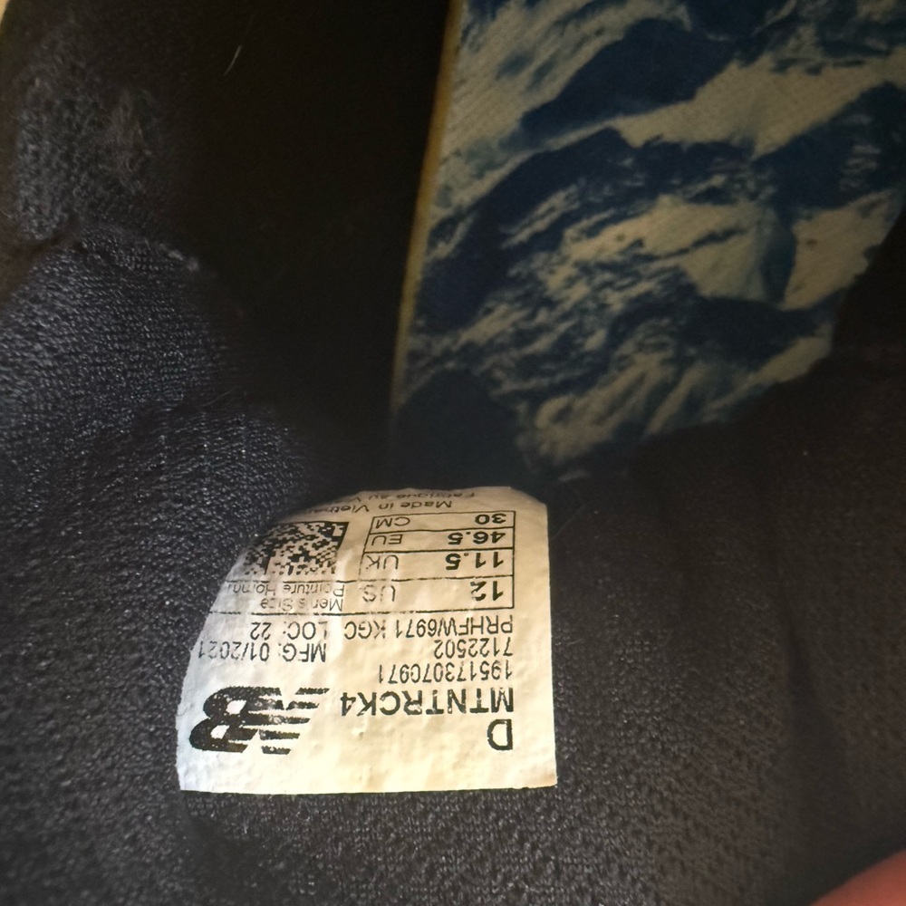 New Balance Black and Red Athletic Shoes - Picture 5 of 6